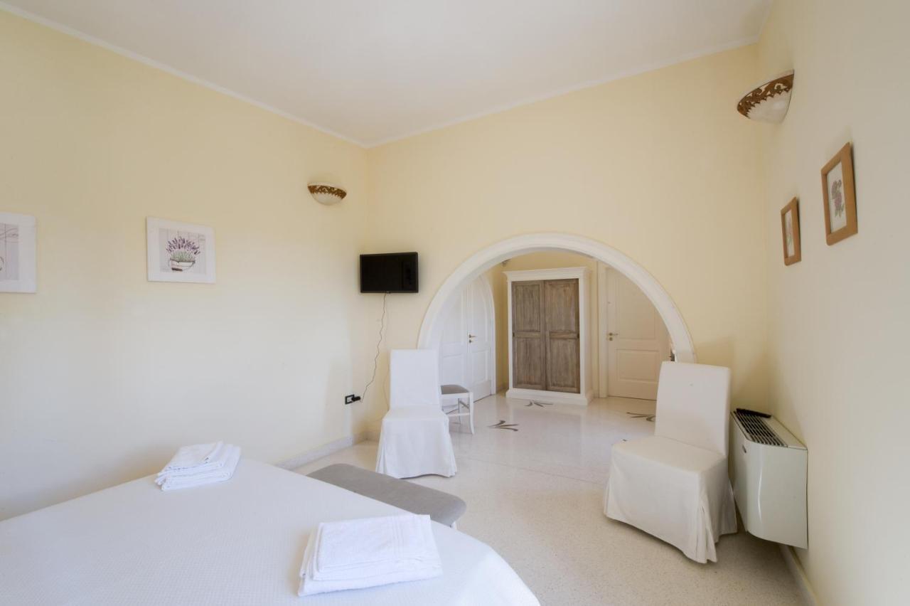 Parco Degli Aranci Bed & Breakfast Cutrofiano Luaran gambar