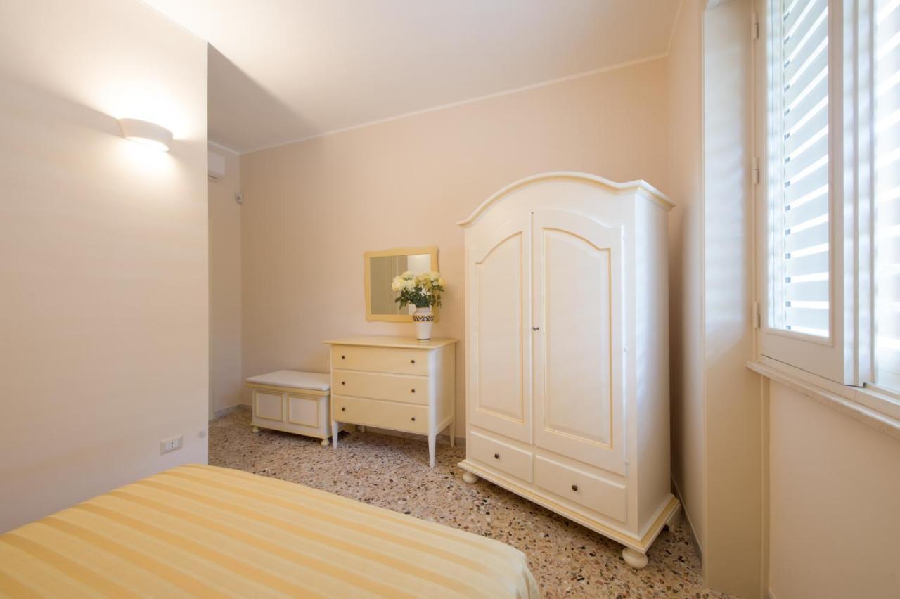 Parco Degli Aranci Bed & Breakfast Cutrofiano Luaran gambar