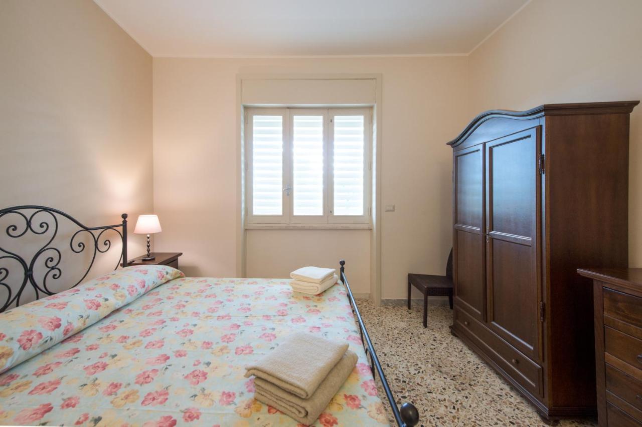 Parco Degli Aranci Bed & Breakfast Cutrofiano Luaran gambar