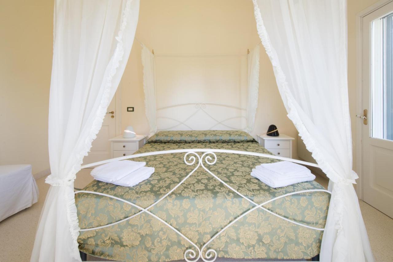 Parco Degli Aranci Bed & Breakfast Cutrofiano Luaran gambar