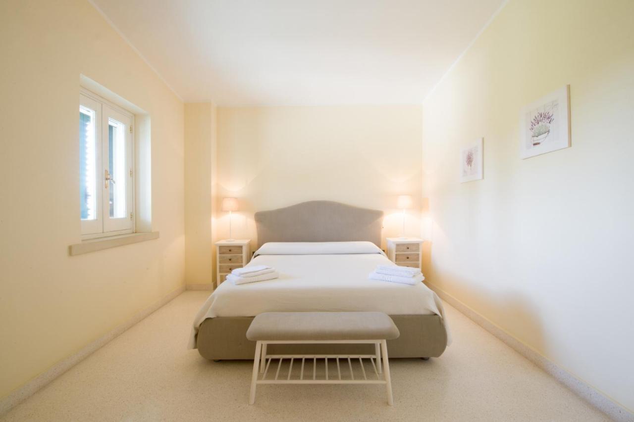 Parco Degli Aranci Bed & Breakfast Cutrofiano Luaran gambar