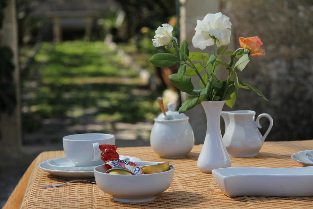 Parco Degli Aranci Bed & Breakfast Cutrofiano Luaran gambar