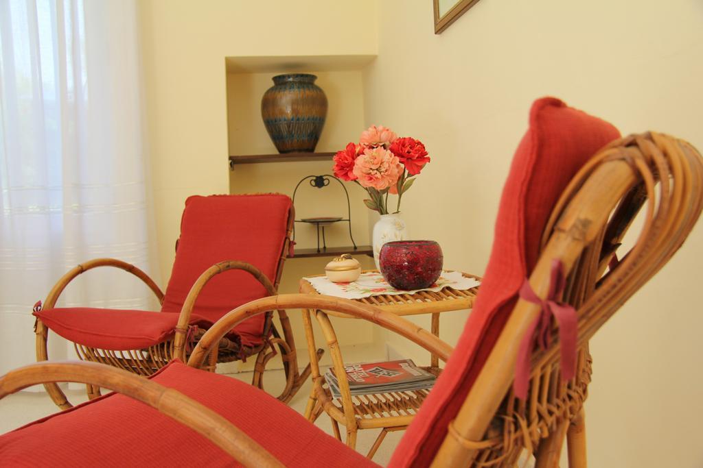 Parco Degli Aranci Bed & Breakfast Cutrofiano Luaran gambar