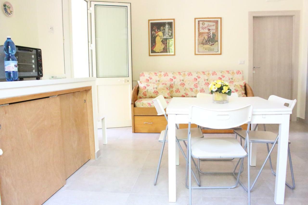 Parco Degli Aranci Bed & Breakfast Cutrofiano Luaran gambar